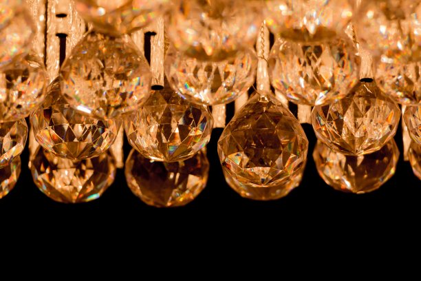 奢华富有，金光闪闪的高档室内顶饰图片下载