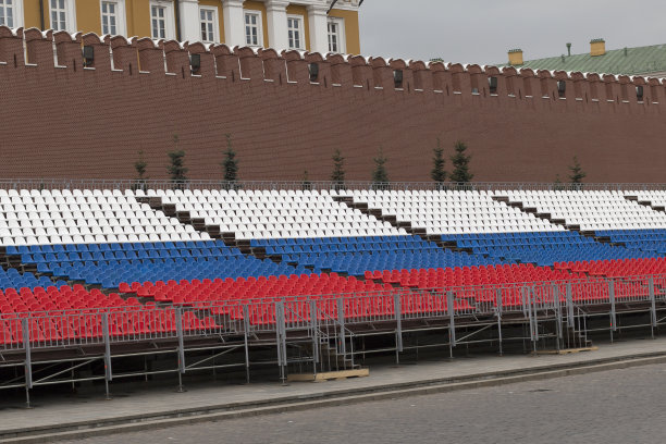 莫斯科红场上的三色旗。为举办胜利阅兵式做准备图片下载