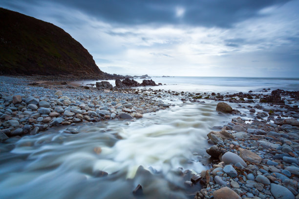 英国康沃尔郡达克浦海滩图片下载