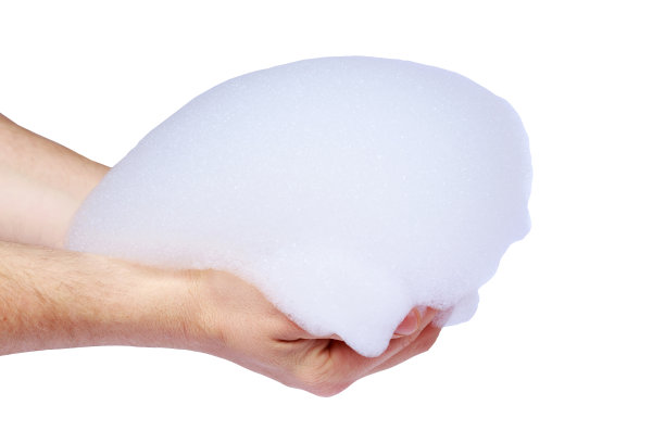 手中美丽的泡沫图片下载