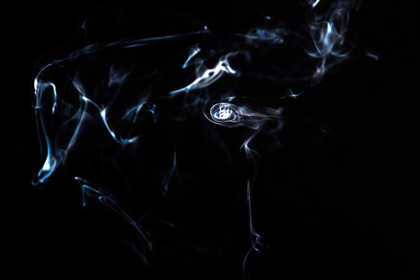 烟的背景图片下载