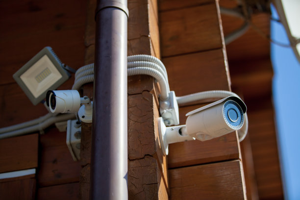 房子外面有监控摄像头图片下载