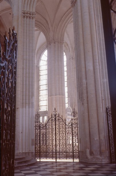 诺曼底贝叶大教堂的室内照片图片下载