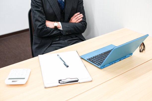 商人到办公室工作图片下载