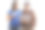 一名年轻女子自告奋勇向一位老人展示一台笔记本电脑图片下载