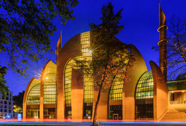 蓝色时刻的科隆中心清真寺图片下载