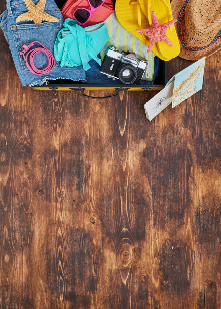 夏天行李箱准备图片下载