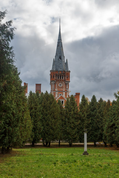 立陶宛Lentvaris被遗弃的庄园图片下载