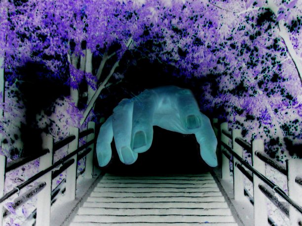 一只手从黑暗中伸出图片下载