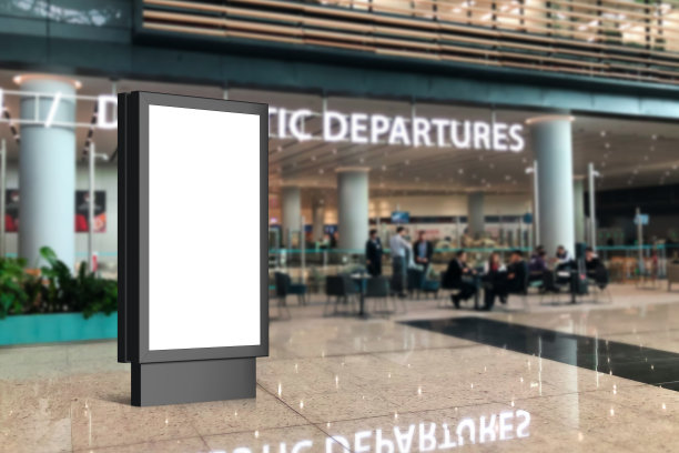 机场室内广告模型的空白广告牌图片下载