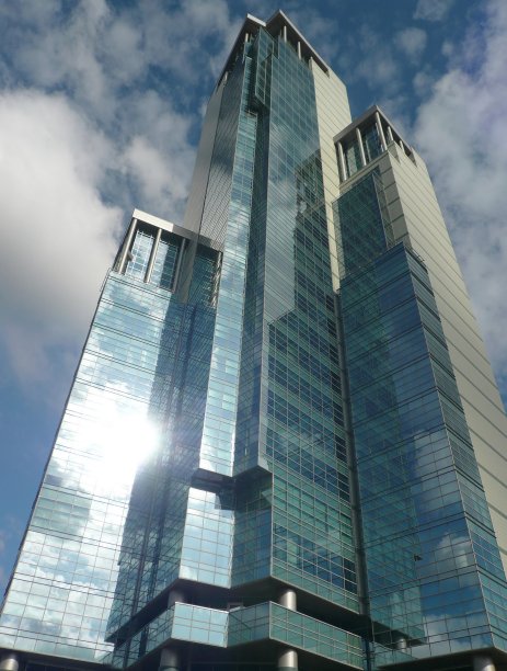 办公大楼边缘图片下载