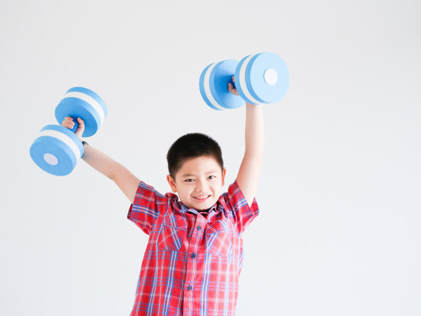 亚洲的小男孩图片下载