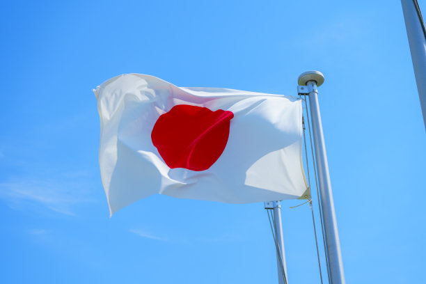 日本国旗和蓝天图片下载