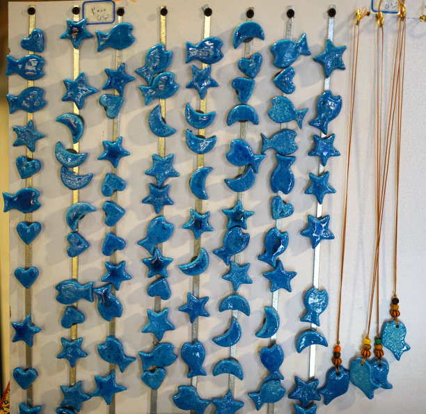 伊朗伊斯法罕，Naqsh-e Jahan市场的陶瓷制品图片下载