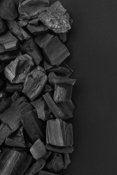 黑色木炭背景与拷贝空间，俯视图。图片下载