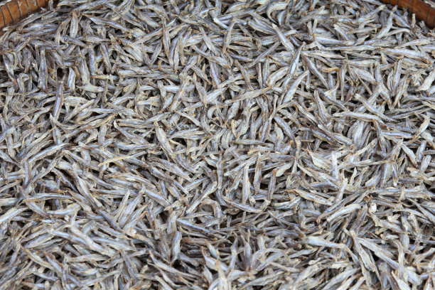 亚洲菜肴中使用的小干鱼图片下载