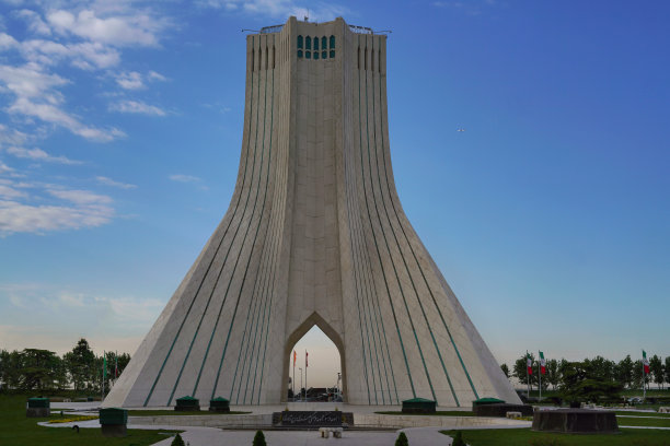 伊朗德黑兰的阿扎迪广场图片下载