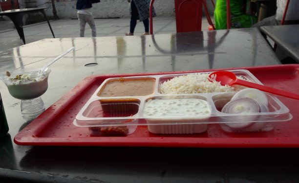 咖喱饭和甜点图片下载