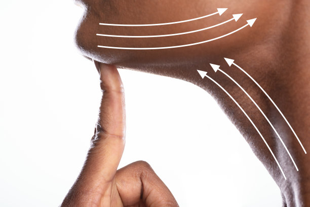 脸上有箭的女人图片下载