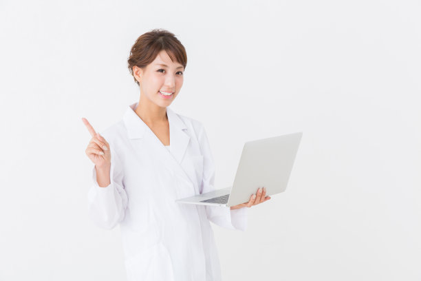 穿白大褂的女人图片下载