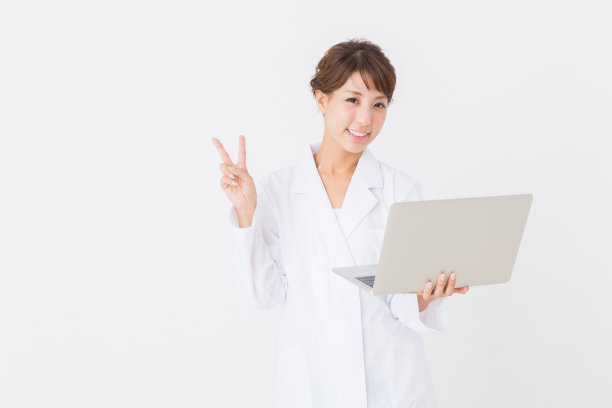 穿白大褂的女人图片下载