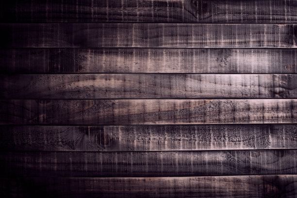 俯视图为深棕色和黑色木质纹理背景，木质桌子。图片下载