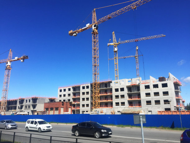 多层建筑的建造阶段。图片下载
