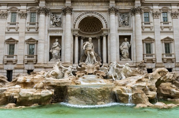 迷人的水——罗马的特莱维喷泉图片下载