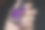 女性手拿紫色指甲设计指甲油瓶图片下载