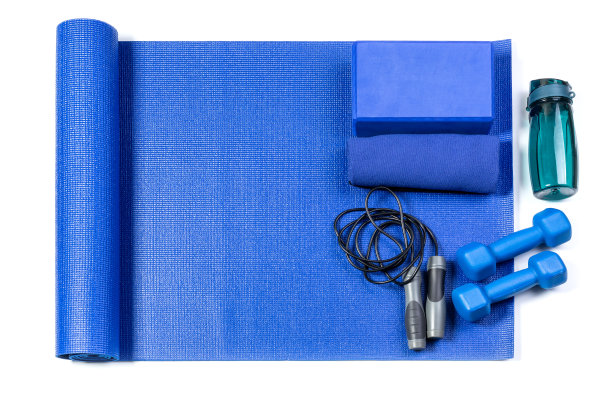 瑜伽垫和哑铃图片下载
