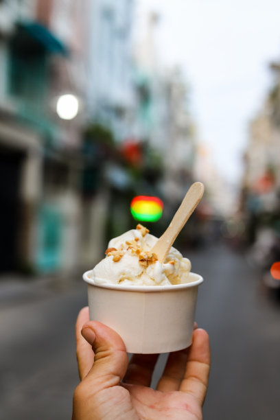 在城里喝杯冰淇淋图片下载