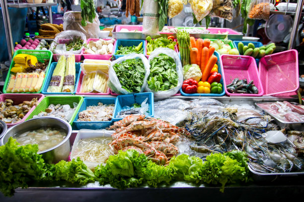 泰国街头的海鲜随时待售，烹煮，吃起来美味可口图片下载