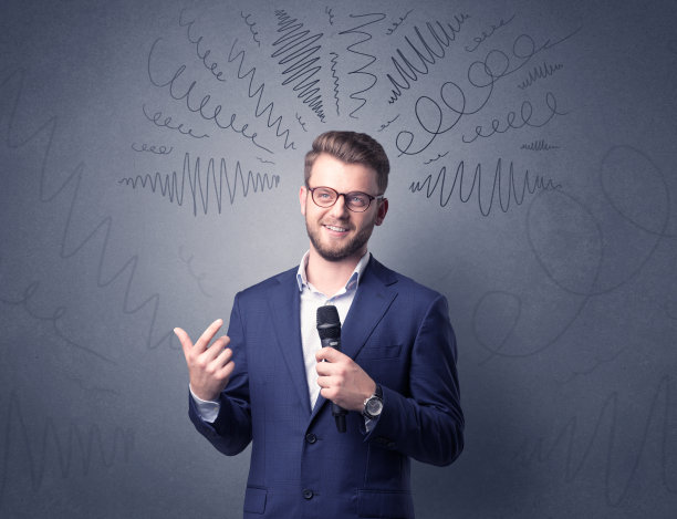 商人拿着麦克风图片下载