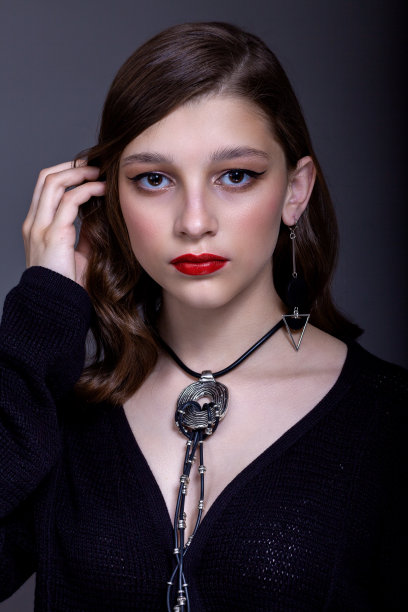 一个少女的肖像图片下载