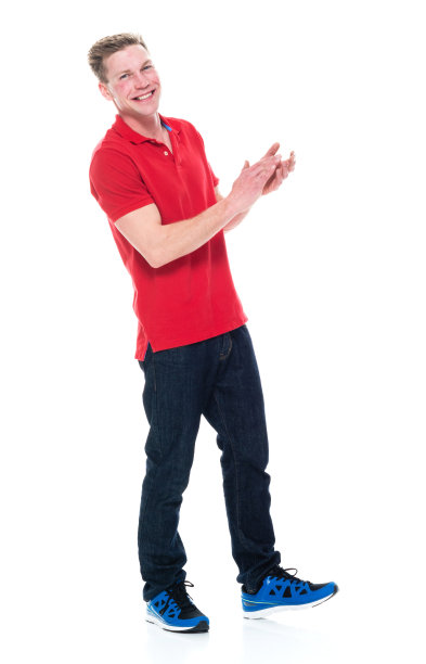 穿红衬衫的帅哥图片下载