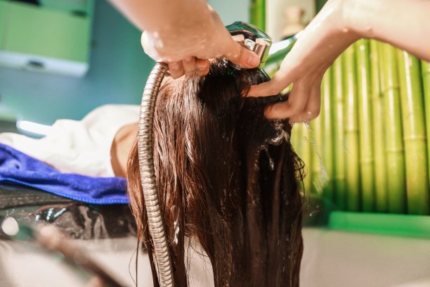 头皮按摩图片下载