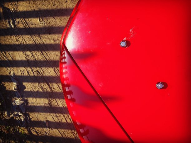 红色的车罩图片下载