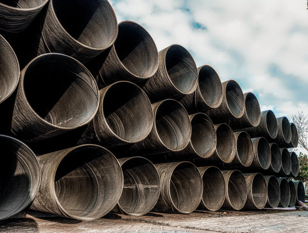 金属水管施工现场图片下载