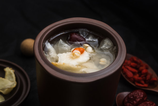 中国传统的清热解毒方法。图片下载