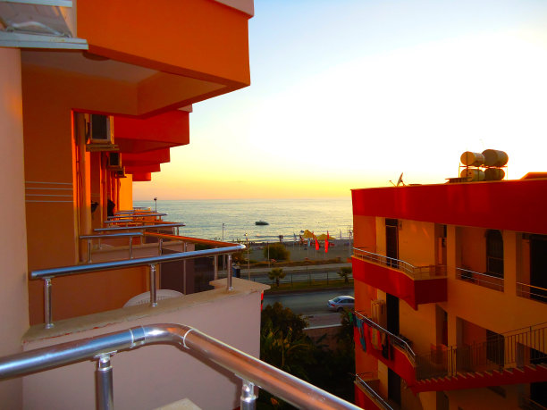 日落时温暖的大海图片下载