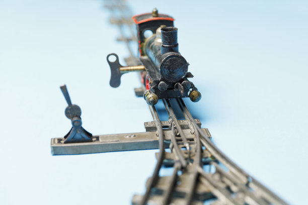 桌面射击与旧玩具机车图片下载