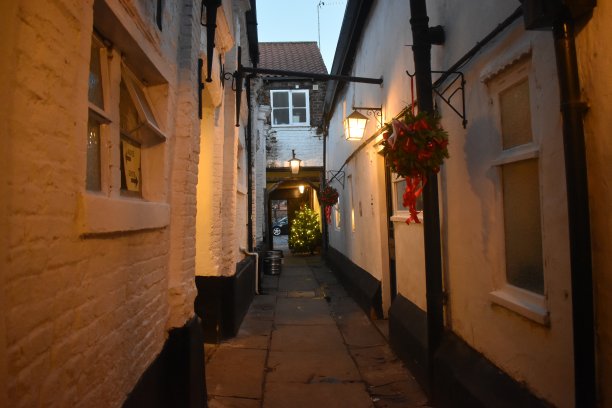 此外，房子温暖，感觉舒适舒适图片下载