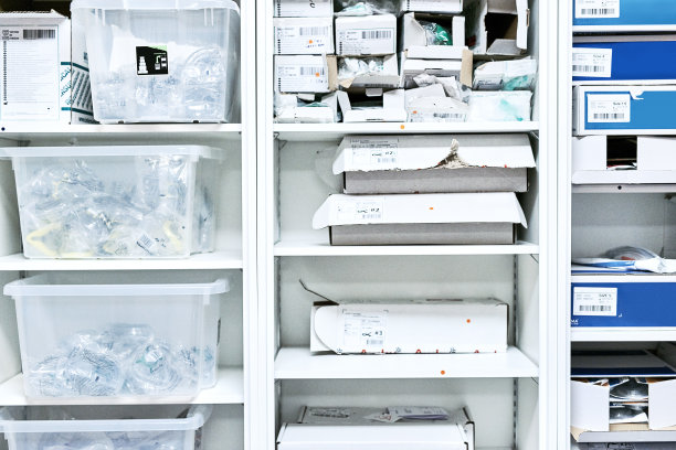 我们让氧气面罩保持无菌和安全图片下载