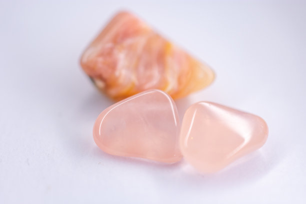 玫瑰石英抛光岩石图片下载