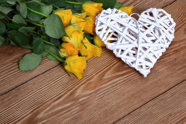 美丽的玫瑰作为一套与心在一张纸上为你的梦想项目与祝愿的情人。图片下载