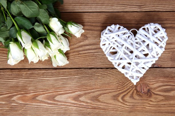 美丽的玫瑰作为一套与心在一张纸上为你的梦想项目与祝愿的情人。图片下载