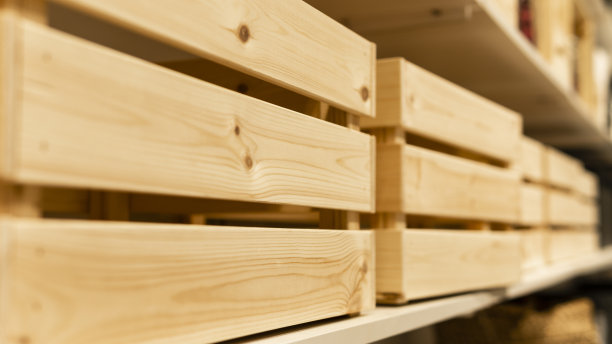 箱子是否有木托盘图片下载