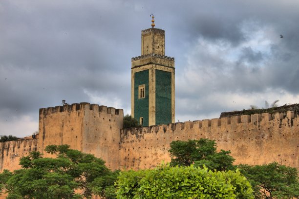 梅克内斯麦地那的清真寺尖塔图片下载