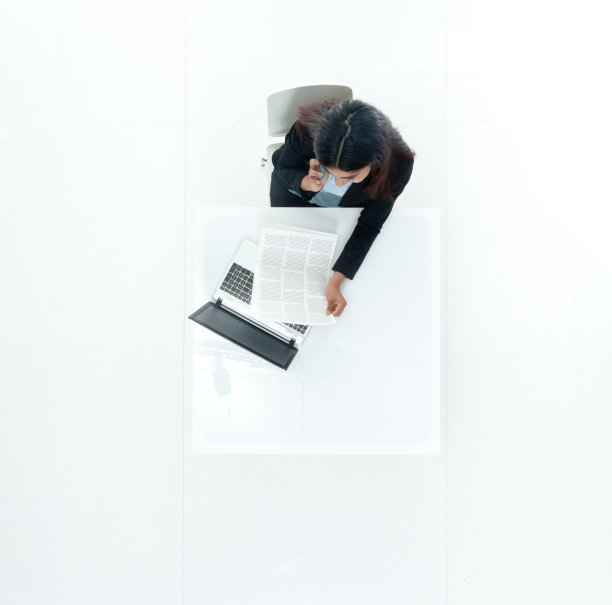 上图为拉丁女商人图片下载