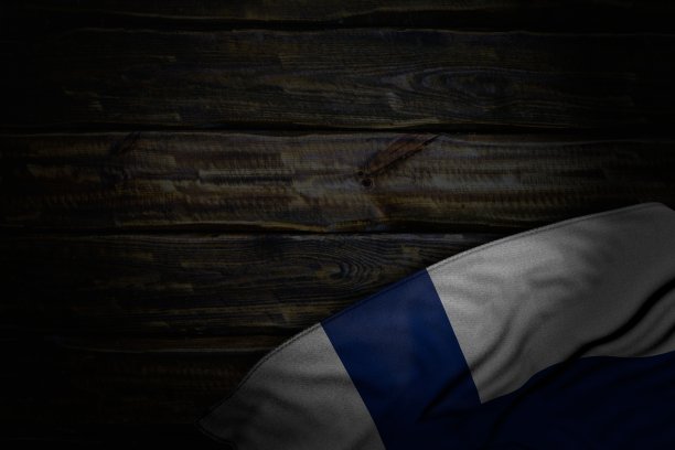 美丽的国歌日旗帜3d插图 深色芬兰国旗的图片，旧的木头上有很大的折叠，内容有自由的空间图片下载